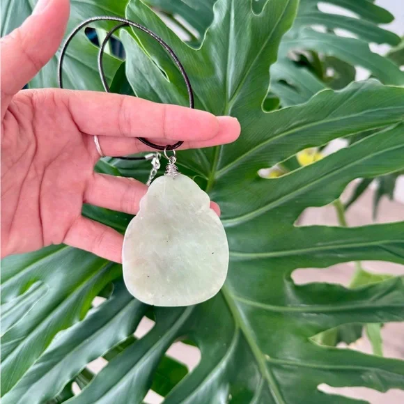 Serpentine Buddha Pendant with Cord – Healing & Spiritual Growth - Picture 3 of 7